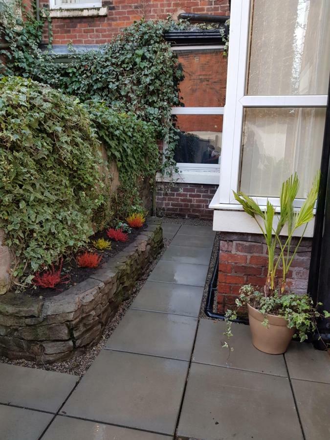 Cosy Apartment In Private Courtyard プレストン エクステリア 写真